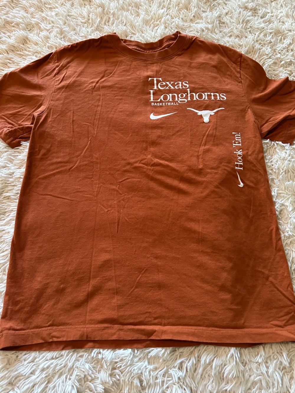 Nike Men’s Texas Longhorns Basketball Tee, size M.
